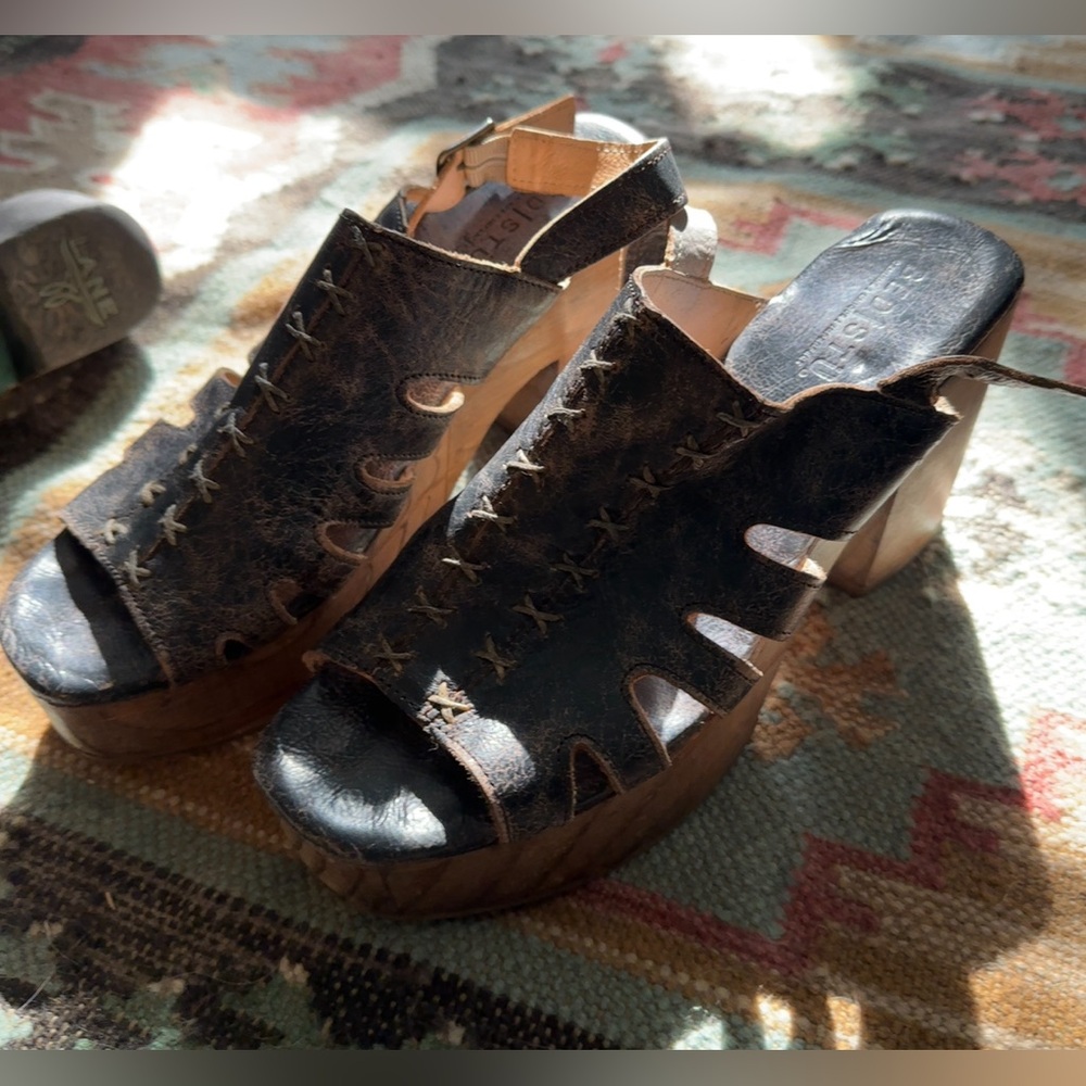 BedStu wooden clogs